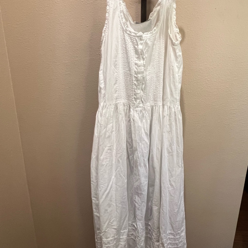 Eileen West Queen Anne’s Lace size M